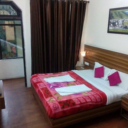 Vijay Palace Hostel Dharamshala Ngoại thất bức ảnh