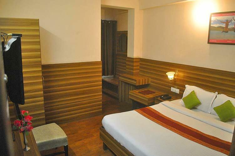 Vijay Palace Hostel Dharamshala Ngoại thất bức ảnh