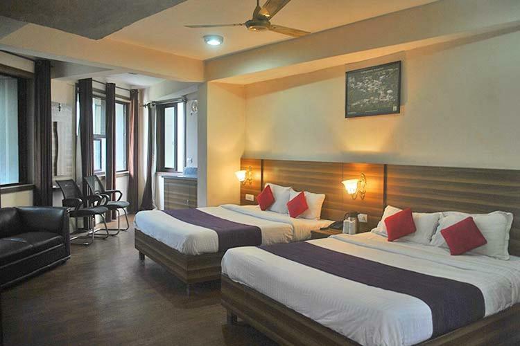Vijay Palace Hostel Dharamshala Ngoại thất bức ảnh