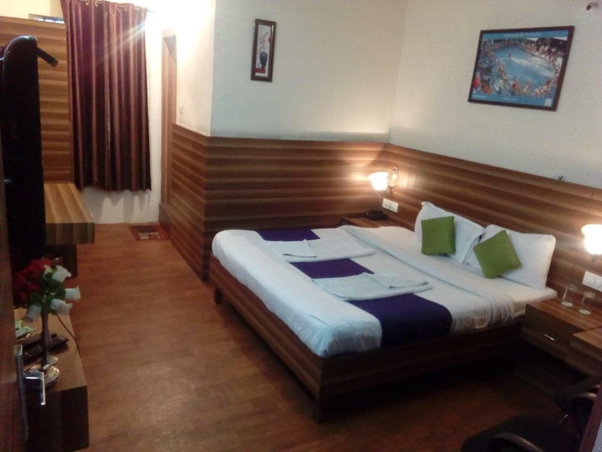 Vijay Palace Hostel Dharamshala Ngoại thất bức ảnh